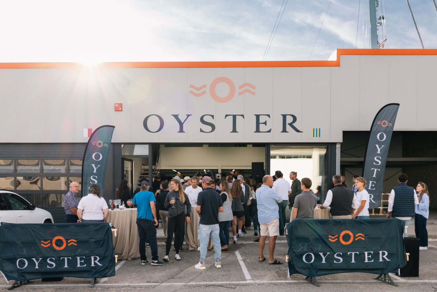 Oyster Yachts stärkt seine globale Präsenz mit der feierlichen Eröffnung seines neuen Servicezentrums in Barcelona