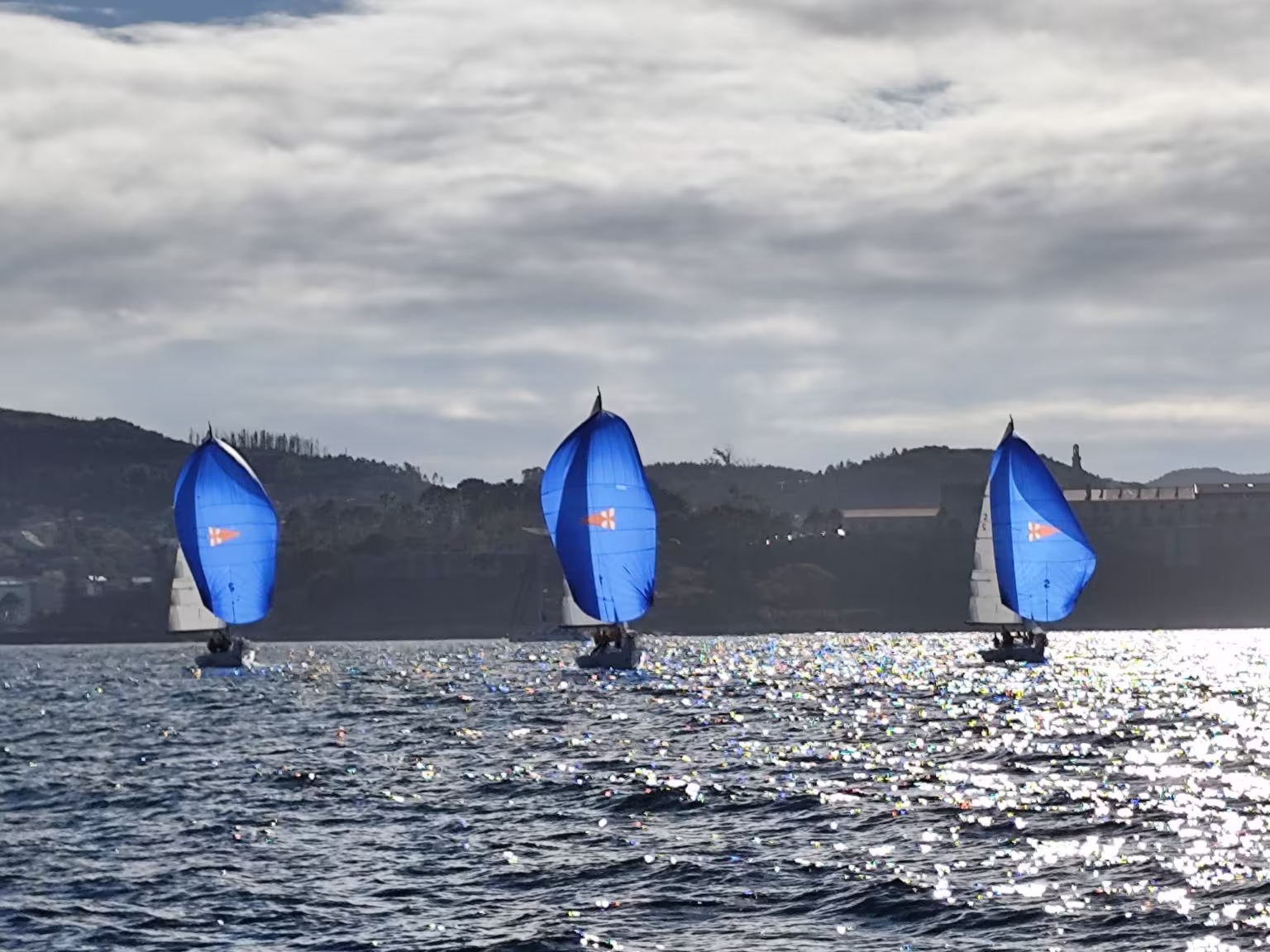 El CNR Tenerife de Javier Padrón conquista el Trofeo Loterías y el Campeonato de España de... - BarcosAVela.com - Actualidad náutica