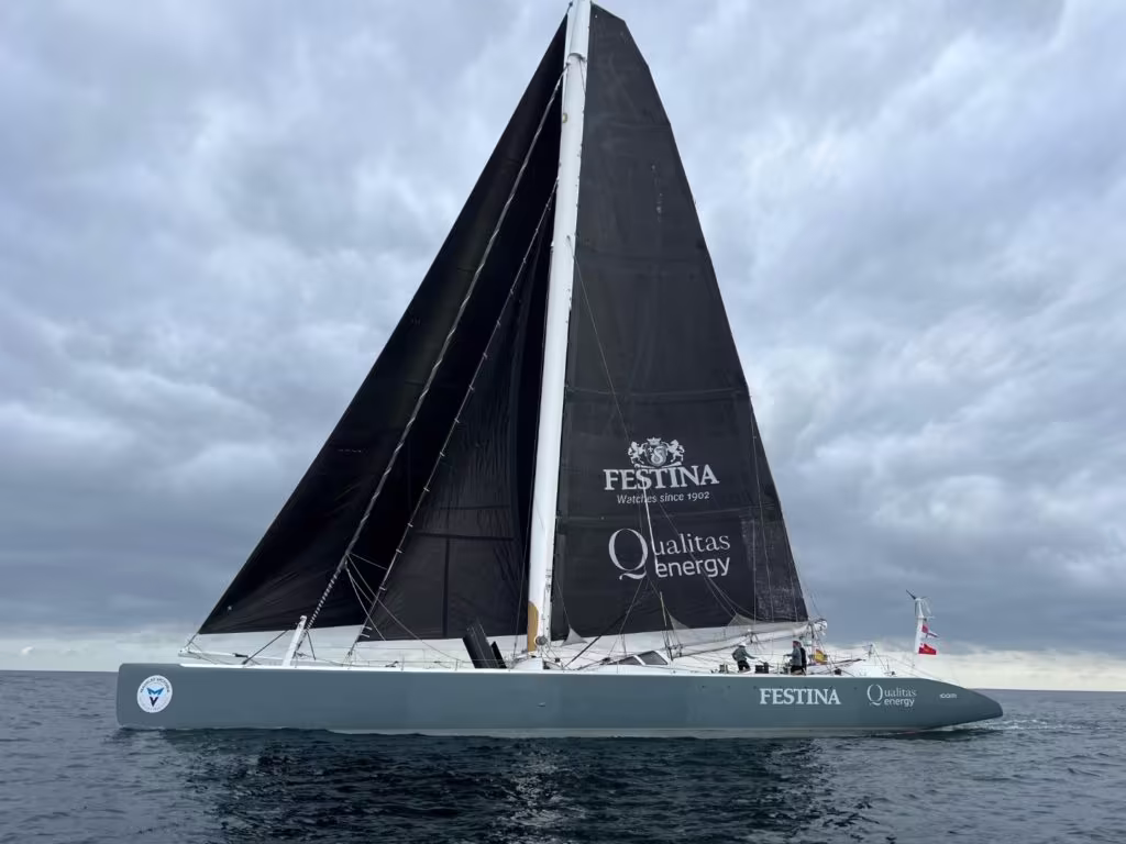 Arranca «La Vuelta a España» del Maxicat Victoria de Alex Pella - Regatas - Actualidad náutica