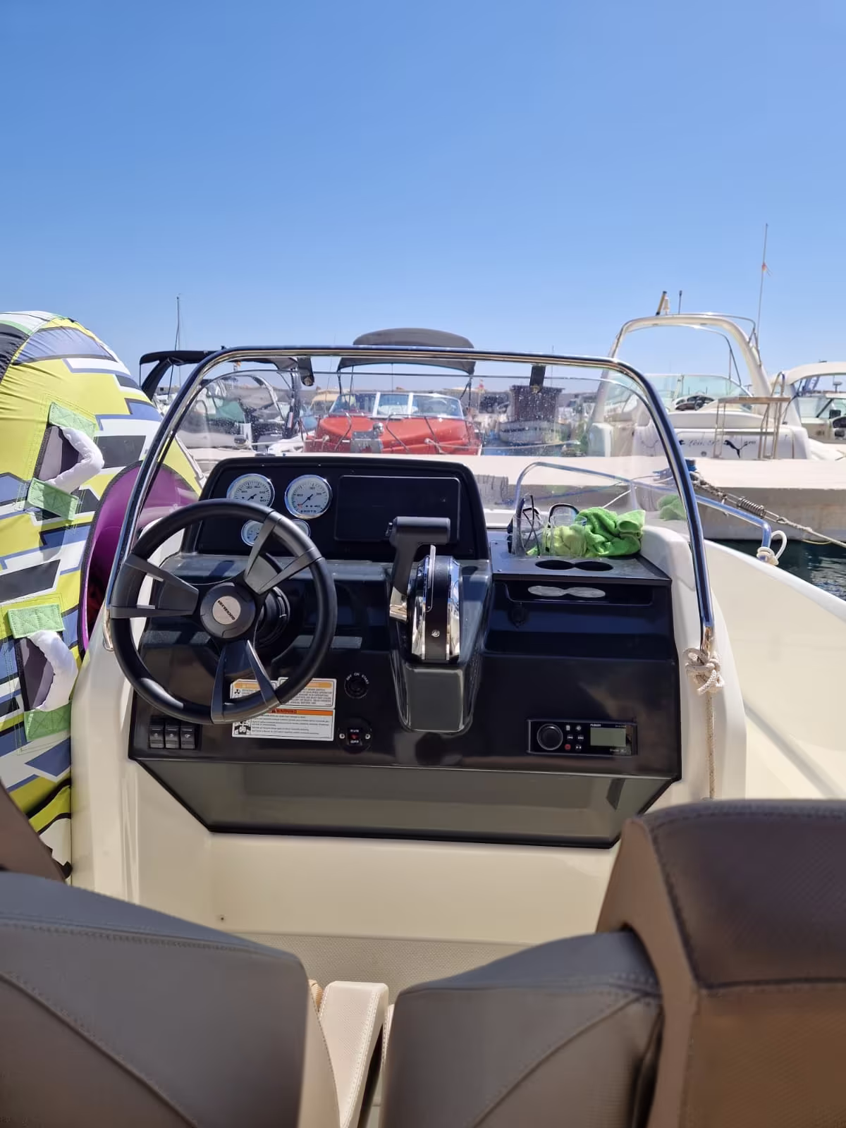 quicksilver activ 550 open